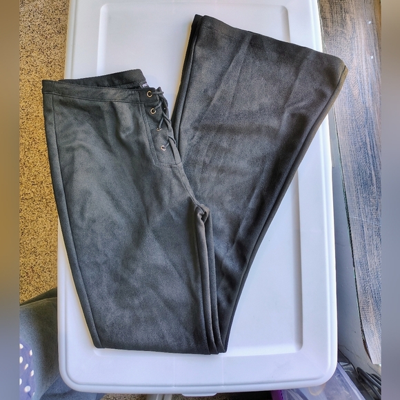 Pretty little Thing faux suede flared lace up pullover Pants black 4 Oversized. - Picture 5 of 17
